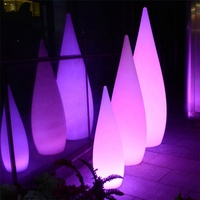 Lampadaire extérieur LED RGB sans fil étanche de style moderne décoratif en plastique PE rechargeable avec télécommande
