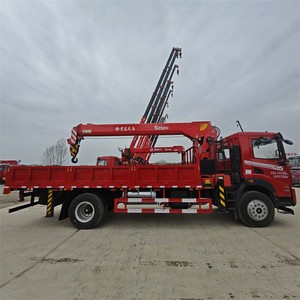 Grúa Montada en Camión Dongfeng 4X2 de Bajo Costo, Grúa Flexible para Servicios Urbanos - Product Image 3