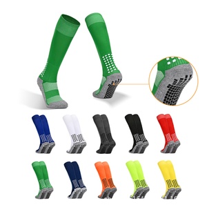 Chaussettes de sport professionnelles pour jeunes, mi-mollet, à compression, pour la course et le football, antidérapantes, respirantes, absorbant la transpiration, avec coussin en tissu éponge - Product Image 1