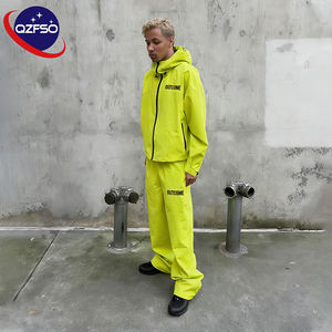 Chaqueta Cortavientos con Capucha y Cremallera, Unisex, de Poliéster y Nailon, con Logotipo Personalizado del Fabricante QZFSO, Chaqueta Deportiva 100% Algodón con Pantalones - Product Image 1