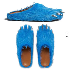 Mules en <span class=keywords><strong>fourrure</strong></span> pour hommes avec logo personnalisé, motif patte d'animal et griffes métalliques, design artistique pour un style affirmé - Product Image 2