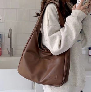 2024 nuevo otoño suave cubo bolso de mano estudiante universitario clase hombro bolso de compras con patrón de dibujos animados - Product Image 1