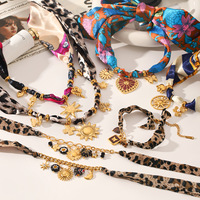 Comiya Ensemble DIY Collier et Bracelet en Acier Inoxydable avec Pendentif, Série Imprimé Léopard Marron Soie-Maillard pour Femme