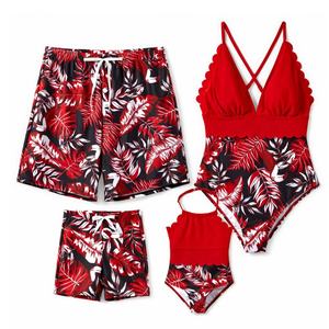 Conjunto de Bikini Personalizado de Una Pieza para Familia, 4 Piezas, Traje de Baño Deportivo para Mujer, Estampado de Flores Rojas - Product Image 1