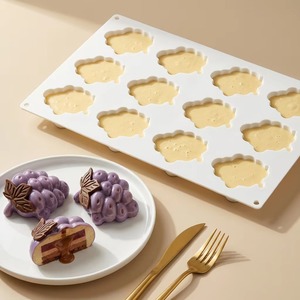 Moule en silicone 12 cavités en forme de grappe de raisin pour mousse, gâteau, crème glacée, chocolat, fondant, bonbons, pâtisserie DIY - Product Image 3