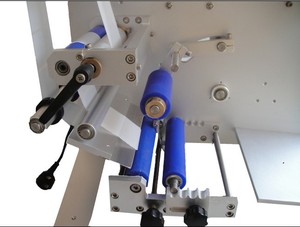 Semi-automatic Vertical Round <strong>Bottle</strong> <strong>2</strong> side Labeling <strong>Machine</strong> with <strong>code</strong> printer SL-130 - Product Image 4