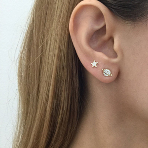 Boucles d'oreilles clous ROXI simples en argent sterling S925 avec étoile et planète serties de diamants pour femmes - Product Image 5