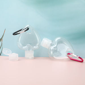 Botella Portátil de 50ml 60ml 70ml con Forma de Corazón, de Plástico PET No Tóxico, con Tapa Abatible y Mosquetón para Llavero, para Desinfectante de Manos - Product Image 4