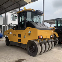 Compacteur pneumatique XP303 de 30,3 tonnes avec tambour de 2360 mm de large pour la construction de routes en asphalte, la construction de barrages et l'entretien des aéroports