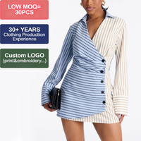 Robe chemise mini rayée à col en V sur mesure, boutonnée, plissée, en coton contrastant, ajustée, sexy et élégante pour femme – Vente en gros