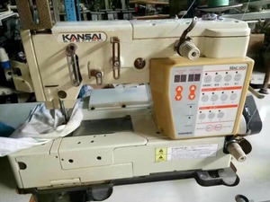 Machine à coudre au point <span class=keywords><strong>de</strong></span> chaîne Kansai MAC100 d'occasion Coudre des motifs floraux décoratifs sur les bords des vêtements - Product Image 3