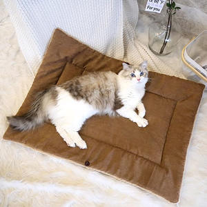Cama con cojín para mascotas compacta sostenible de dos caras disponible nueva cama única de lujo divertida y estética Premium para perros y gatos - Product Image 1
