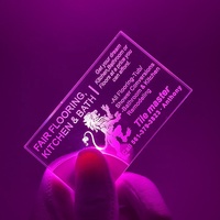 Nouvelle conception de carte de visite en acrylique de luxe avec impression personnalisée de lumière LED holographique brillante, finition gaufrée sur papier artistique