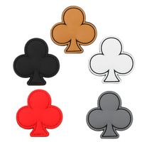 En stock: Parche de PVC con diseño de cartas de juego (Picas y Ases), negro y rojo, luminoso 3D, de goma suave, con reverso de gancho y bucle, insignia de moral personalizable