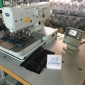 Maquinaria Industrial Usada de Japón: Máquina de Coser Ojales 9820 de Segunda Mano para Prendas de Vestir y Textiles - Product Image 1