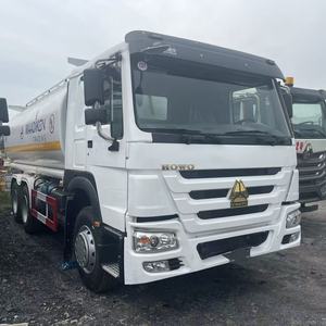 Camions-citernes à huile HOWO d'occasion les plus vendus, 6x4, 10 roues, moteur diesel 371 CV, camions-citernes à carburant à vendre - Product Image 1
