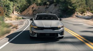 <span class=keywords><strong>Kia</strong></span> K5 2025 1.5t/2.0t Deluxe Ultimate Luxury Sport Sedan, voiture essence haute performance, 4 portes, 5 places, véhicules à essence <span class=keywords><strong>Kia</strong></span> - Product Image 2