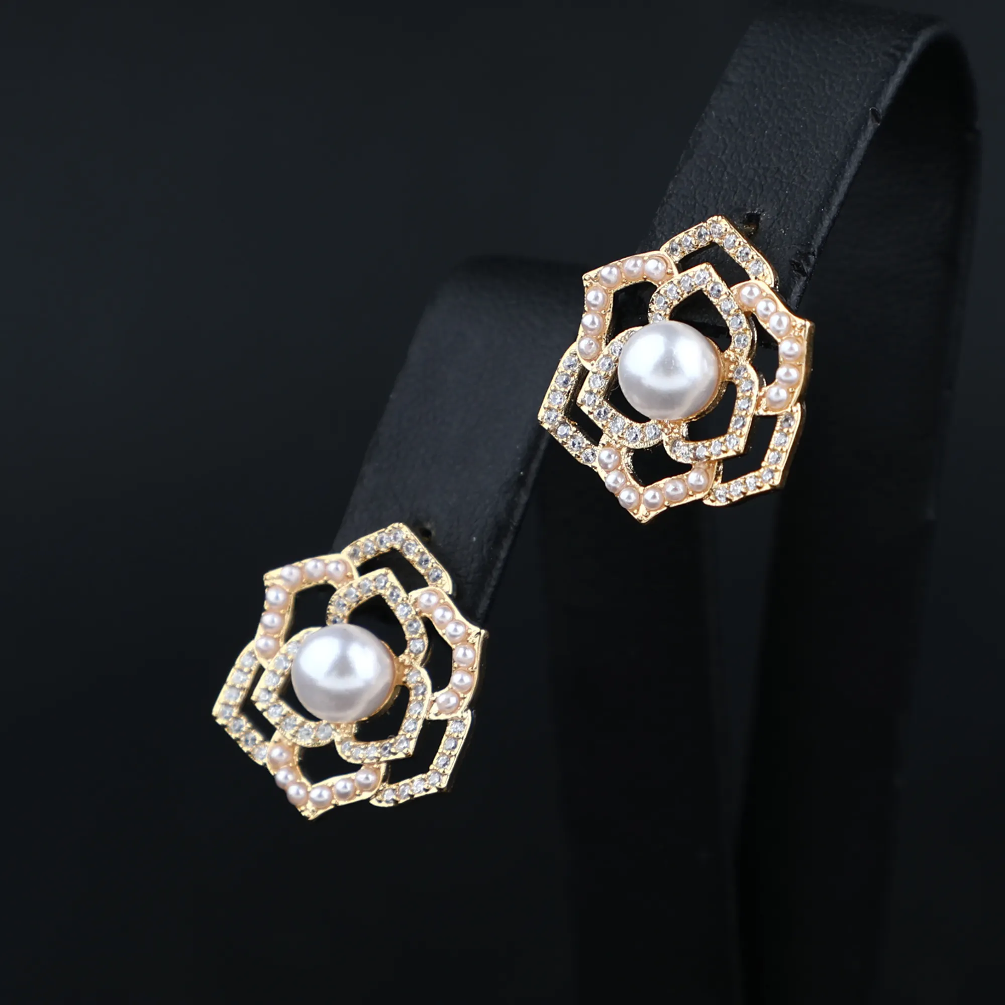 Boucles d'oreille en perles pour femme, bijou à monture ronde, en zircone cubique, plaqué or, nouveau Design floral, tendance 2020