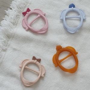 Mordedor de bebé de silicona de grado alimenticio sin BPA al por mayor juguete sensorial para bebé nunca se le cae dentición Gelang Mainan mordedor Bayi Silikon - Product Image 4