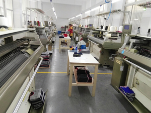 <span class=keywords><strong>หมวก</strong></span>บีนนี่ถักปักลายตามสั่ง สำหรับผู้ชายและผู้หญิง <span class=keywords><strong>หมวก</strong></span>บีนนี่ปอมปอมสำหรับฤดูหนาว <span class=keywords><strong>หมวก</strong></span>บีนนี่ลายทางอะคริลิคสำหรับแฟนคลับฟุตบอลมืออาชีพ <span class=keywords><strong>หมวก</strong></span>บีนนี่สำหรับฤดูหนาว - Product Image 5