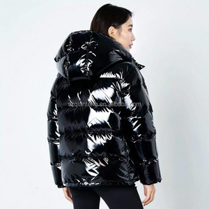 Veste en duvet réversible dorée super tendance pour femmes, logo personnalisé AQTQ, designer féminin, OEM - Product Image 6