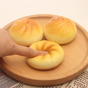 Jouet anti-stress ultra-doux le plus vendu, simulation de pain moussant à rebond lent, jouet à presser parfumé à la brioche vapeur - Product Image 4