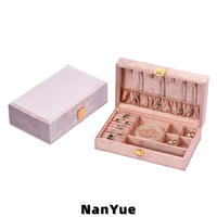 Boîte à bijoux en velours avec serrure, organisateur de rangement rectangulaire à couvercle rabattable pour bagues, colliers, boucles d'oreilles, bracelets, présentoir, logo personnalisé