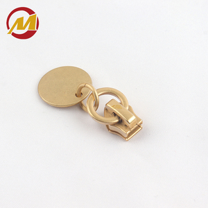 Nhiều Phong Cách <span class=keywords><strong>D</strong></span>ây Kéo Kéo Tab Bán Buôn <span class=keywords><strong>D</strong></span>ây Kéo Thanh Trượt Cho Túi May Mặc 3 5 8 Biểu Tượng Tùy Chỉnh <span class=keywords><strong>D</strong></span>ây Kéo Đầu Kim Loại Thanh Trượt Puller - Product Image 4