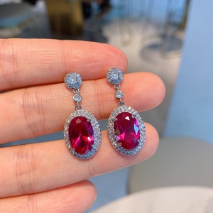 Joyería de Moda de Alta Calidad, Ecológica, de Cobre, Minimalista, con Zirconia Roja Ovalada, Juego de Pendientes, Anillo y Collar, Tres Piezas para Boda - Product Image 6