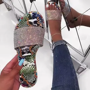 2019 New Lady Pvc Plastic Stripe Slipper Transparent Flat Woman Jelly Sandal Shoes
