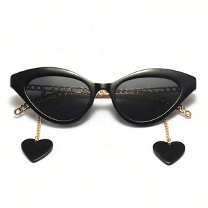 2022 New <b>Retro</b> Cat Eye Sunglasses Womens Heart Pendant Catwalk Party Fashion Sun <b>Glass</b> Designer Sunglasses Famous Brands - Product Image 6