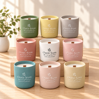 Bougie parfumée à mèche en bois sous marque privée dans un pot en céramique rose mat, couleurs personnalisées pour la décoration intérieure, vente en gros