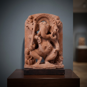 Monolithe en pierre de style antique du Dieu Vinayaka |   Répliques de sculptures de reliques de temples classiques pour musées, export en gros - Product Image 1