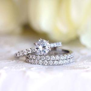 Set di Gioielli da Sposa Q789 con Diamanti Taglio Brillante Rotondo, Montatura a Griffe, Classico Set di Gioielli Raffinati da Donna per Matrimonio - Product Image 1