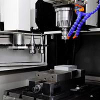 Machine CNC BT30, machine de fraisage CNC haute précision, machine de fraisage verticale 6000 tr/min pour pièces en acier et composants de précision.