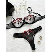 Meilleures ventes, Ensemble de lingerie romantique et mignon en dentelle transparente et sexy avec broderie en maille