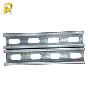 Supports photovoltaïques perforés à trois côtés galvanisés à chaud pour panneaux solaires à bonne dissipation thermique avec plateaux de câbles - Product Image 1