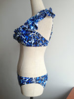 Bikini asymétrique à volants, bleu cobalt vibrant, imprimé léopard, maillot de bain 2 pièces, tissu extensible, séchage rapide, respirant