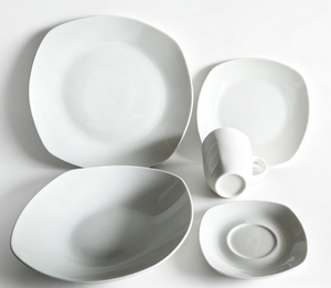 Set da Pranzo 30 Pezzi in <span class=keywords><strong>Porcellana</strong></span> Bianca, <span class=keywords><strong>Servizio</strong></span> Quadrato Pronto per la Consegna, Include <span class=keywords><strong>Piatti</strong></span>, Ciotole e Tazze per il Mercato Sudamericano, <span class=keywords><strong>Servizio</strong></span> per 6 Persone - Product Image 1