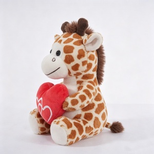 Peluche de jirafa personalizado, peluche de jirafa, peluche de jirafa sosteniendo un corazón. - Product Image 4
