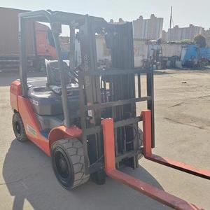 Chariot élévateur diesel Toyota 8FD 30 d'occasion de haute qualité, 3 tonnes, 5 tonnes, d'origine japonaise, chariot élévateur Toyota d'occasion à vendre - Product Image 2