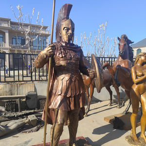 Statua del soldato guerriero in bronzo a grandezza naturale in stile romano greco antico decorato all'aperto su misura - Product Image 3