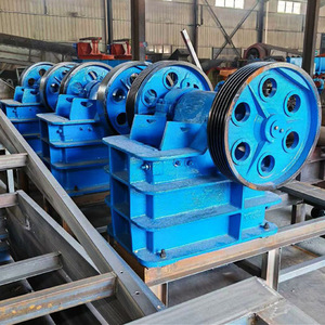 Concasseur à mâchoires pour le broyage du charbon dans les mines, équipement industriel bleu haute rigidité - Product Image 1