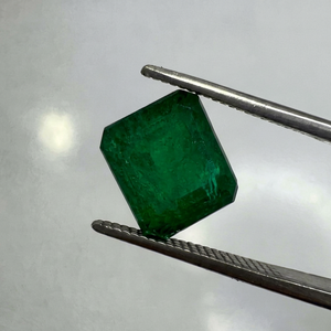 Émeraude naturelle zambienne de 3,75 carats, forme octogonale, pierre précieuse vert foncé facettée, pierre précieuse pour la fabrication de bijoux fins - Product Image 1