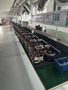 Zomwell UAE หน่วยเก็บพลังงานในบ้านแบบ LiFePO4 100AH 5.12kWh 51.2V แบบแยกช่องไฮบริดพร้อมการสื่อสารแบบติดผนัง - Product Image 4