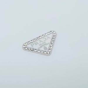 إكسسوارات فاخرة متعددة الاستخدامات على شكل مثلث مقلوب مرصع بالألماس ومطلي باللاكيه، مقاس 43*27 ملم، رقعة زخرفية من السبائك لحافظات الهواتف - Product Image 2