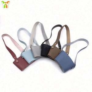 Porte-gobelet pliable réutilisable à trois couches en cuir PU avec sangle de transport, porte-boissons portable pour café froid/chaud et eau - Product Image 5