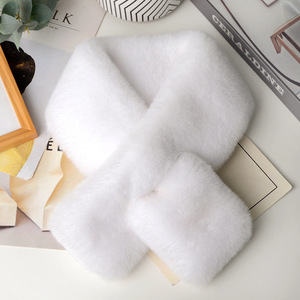 Bufanda de Piel Sintética de Conejo Gruesa y Versátil con Logotipo Personalizado al por Mayor, Versión Cálida de Invierno, Bufanda de Piel para Mujer con Cuello Real - Product Image 4