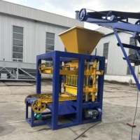 Équipement de fabrication de blocs QT4-24 pour les entreprises de matériaux de construction africaines
