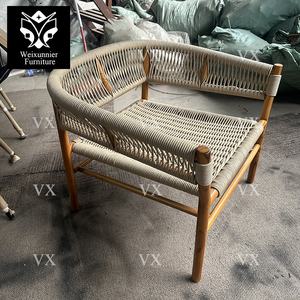 Chaise de canapé italienne en bois de teck avec corde tissée à la main Mobilier de terrasse et de jardin pour hôtels et salons - Product Image 1